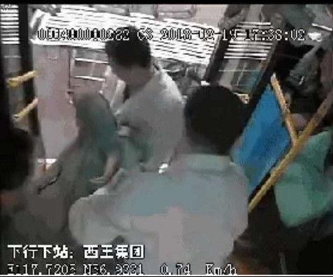 爆料女孩晕倒视频播放全集,爆料女孩晕倒视频全记录  第1张